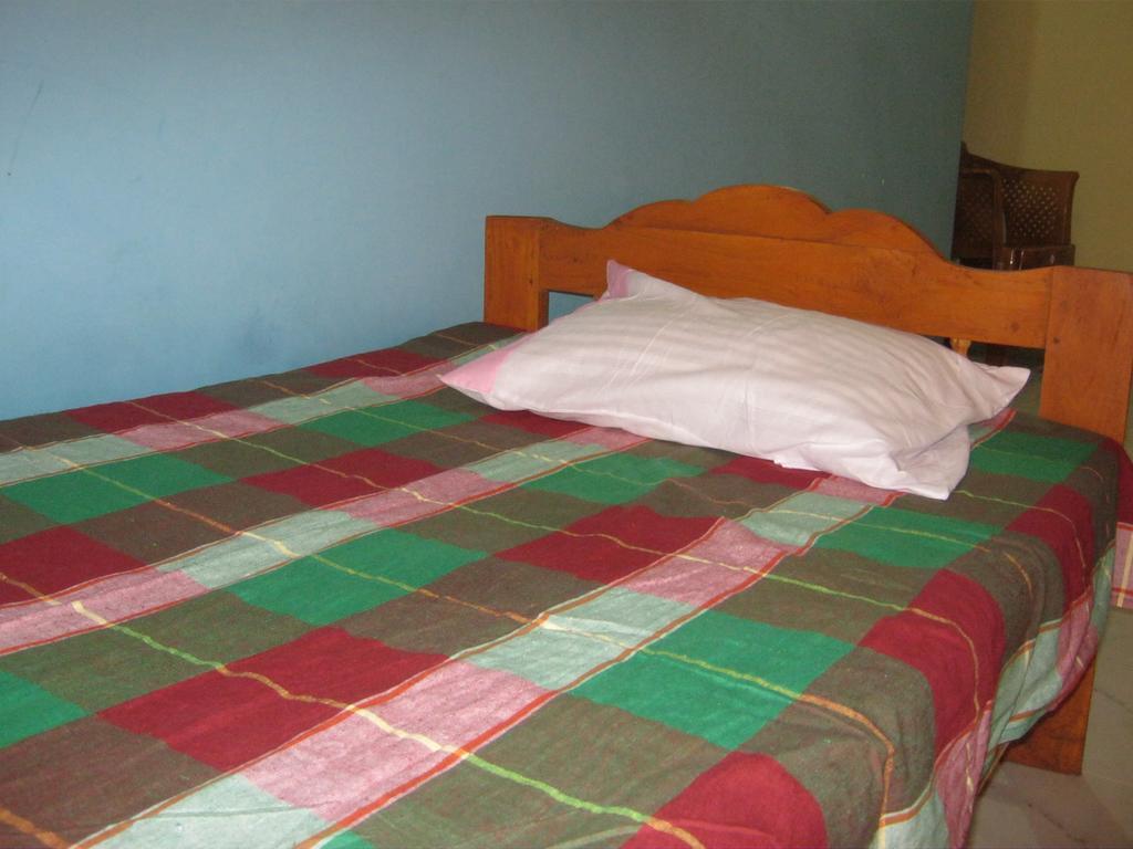 Aurora - Negombo Budget Hostel Rum bild