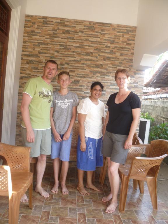 Aurora - Negombo Budget Hostel Exteriör bild